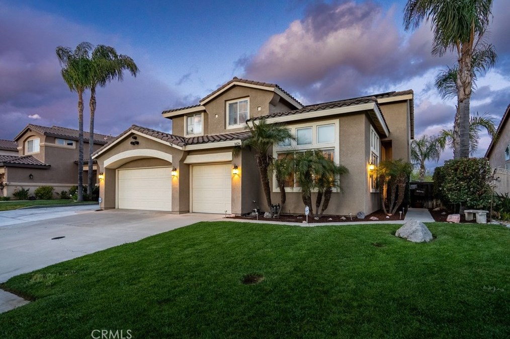 8424 Orchard Park Dr, Riverside CA  92508-2978 exterior