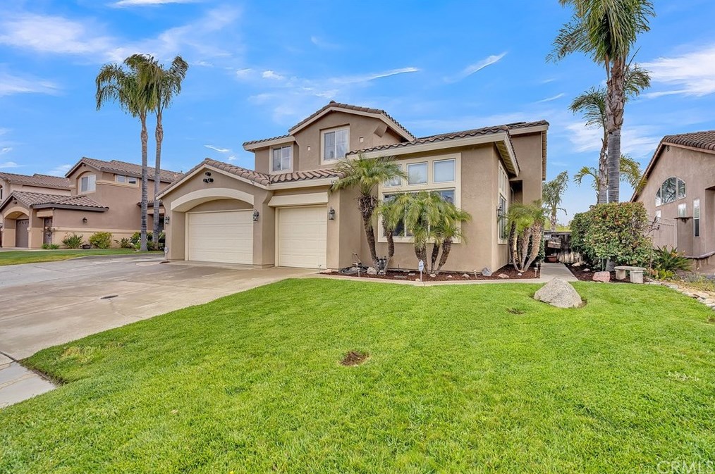 8424 Orchard Park Dr, Riverside CA  92508-2978 exterior
