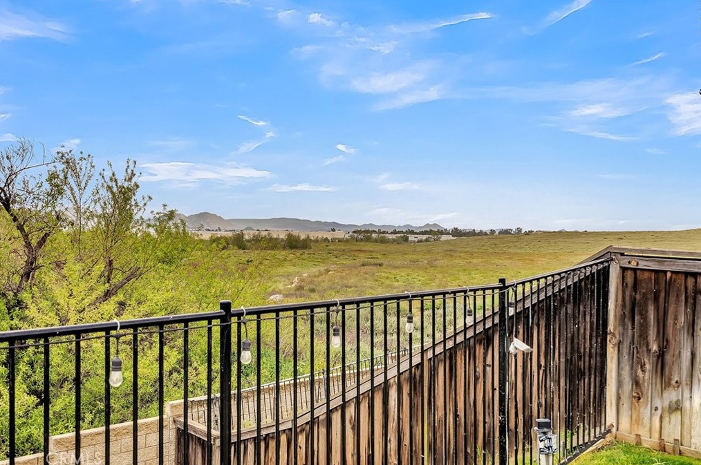 8424 Orchard Park Dr, Riverside CA  92508-2978 exterior