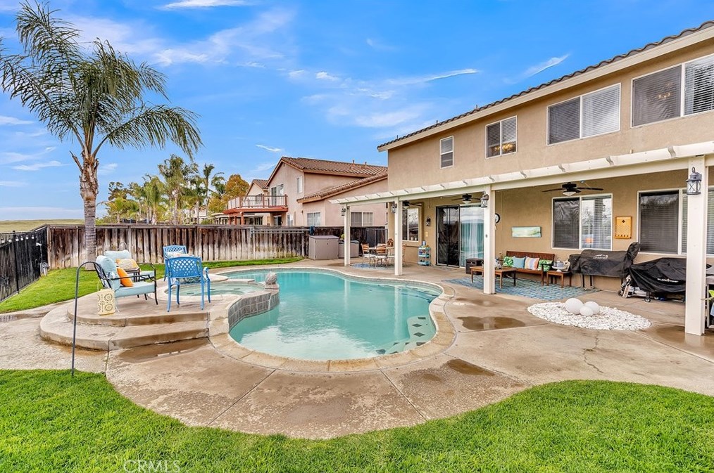 8424 Orchard Park Dr, Riverside CA  92508-2978 exterior