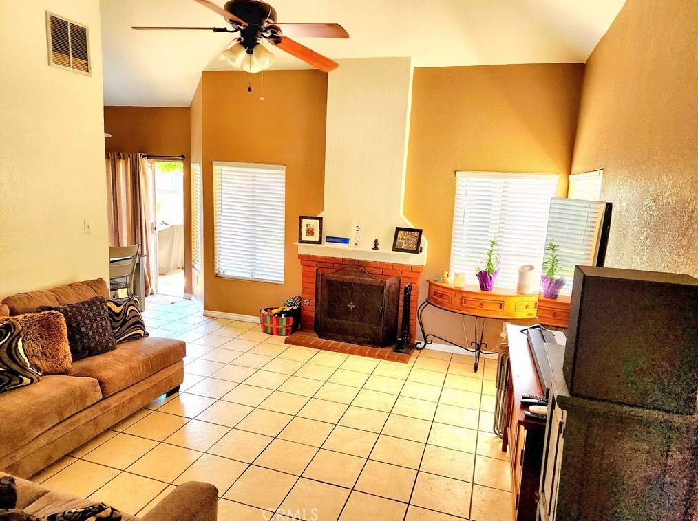 6153 Darcee Dr, Riverside CA  92509-6273 exterior