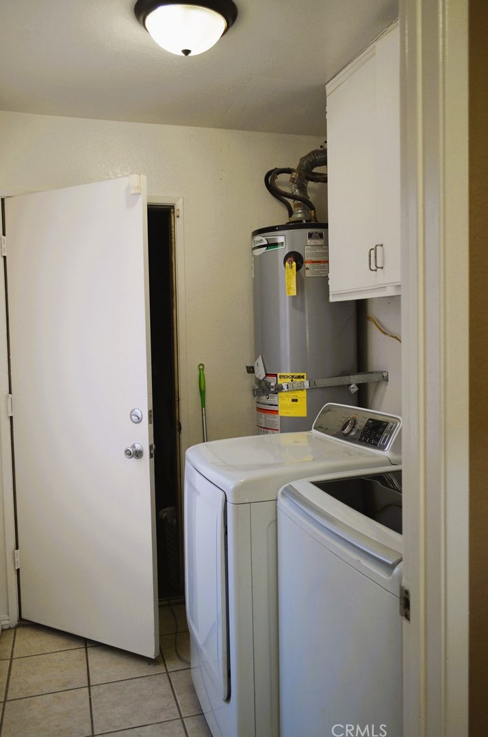 6153 Darcee Dr, Riverside CA  92509-6273 exterior