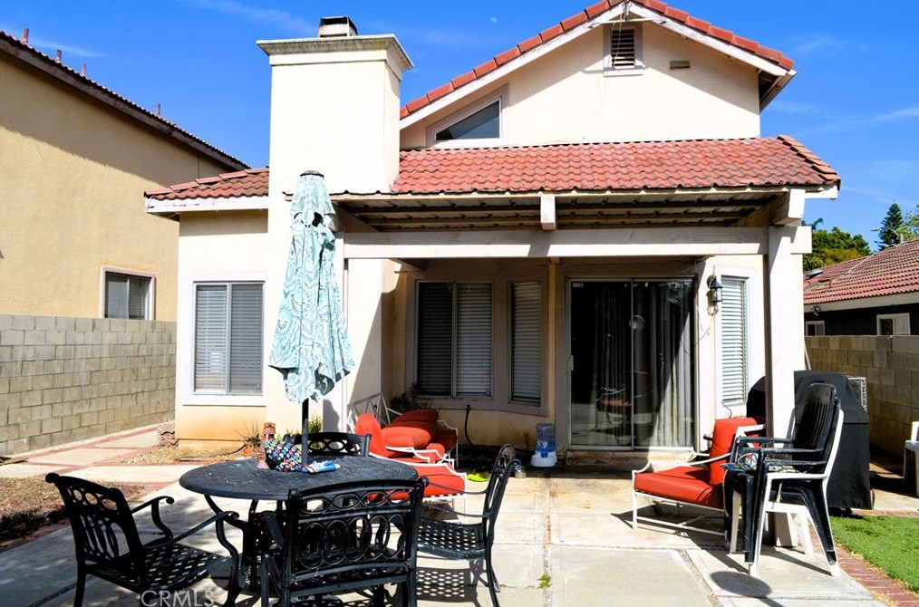 6153 Darcee Dr, Riverside CA  92509-6273 exterior