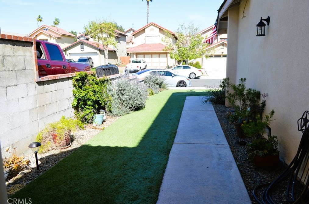 6153 Darcee Dr, Riverside CA  92509-6273 exterior
