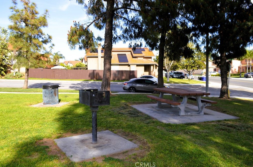 6153 Darcee Dr, Riverside CA  92509-6273 exterior