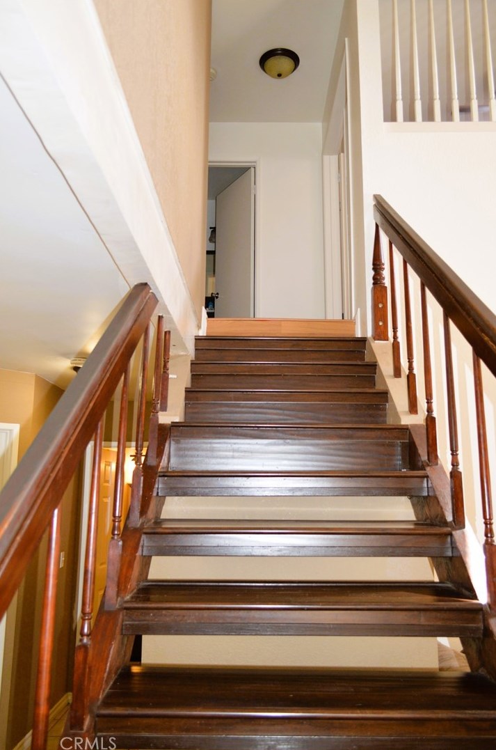 6153 Darcee Dr, Riverside CA  92509-6273 exterior