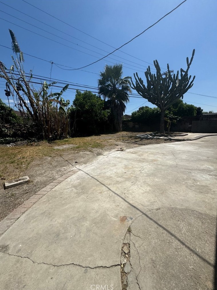 1885 Denison St, Pomona CA  91766-1024 exterior