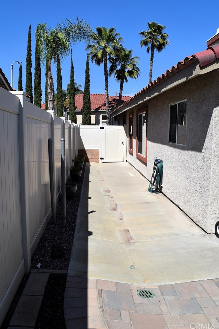 163 Cape Elizabeth Way, Riverside CA  92506-6180 exterior