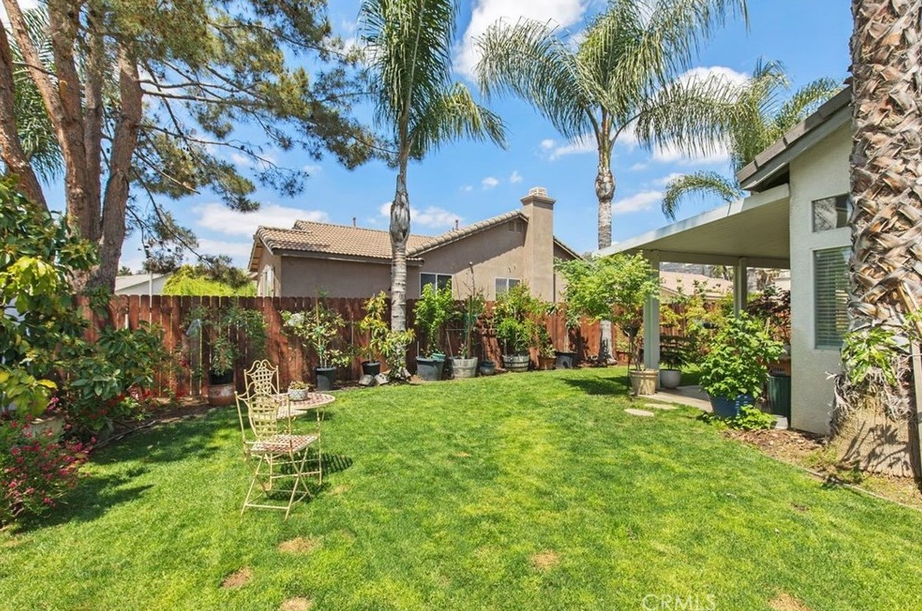 1502 Prestwick Dr, Riverside CA  92507-8447 exterior