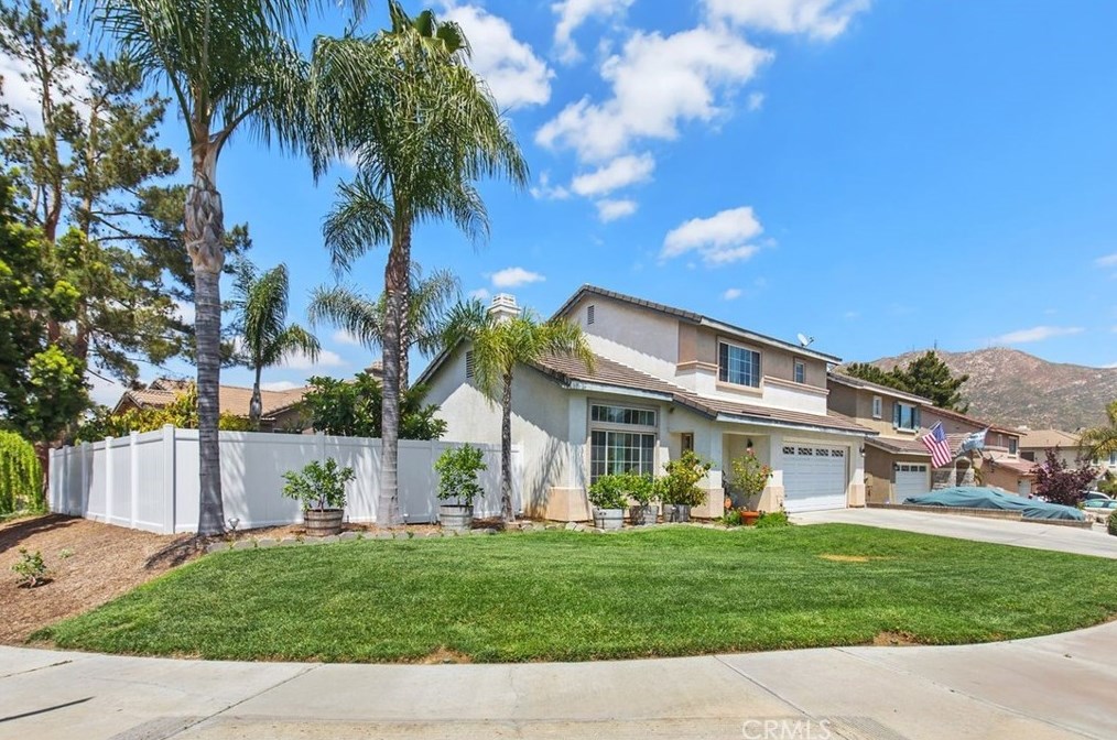 1502 Prestwick Dr, Riverside CA  92507-8447 exterior