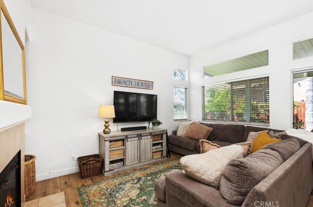 1502 Prestwick Dr, Riverside CA  92507-8447 exterior