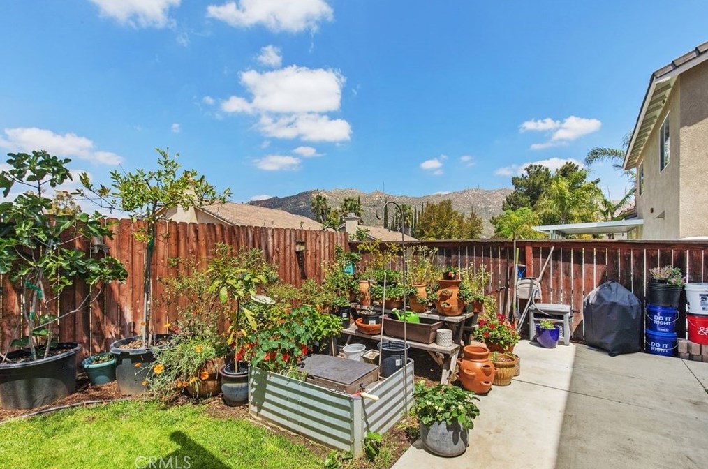 1502 Prestwick Dr, Riverside CA  92507-8447 exterior