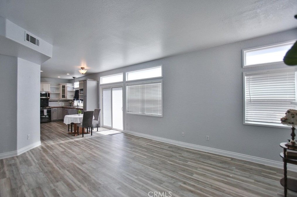 13269 Via Del Lago, Victorville CA  92392-8634 exterior