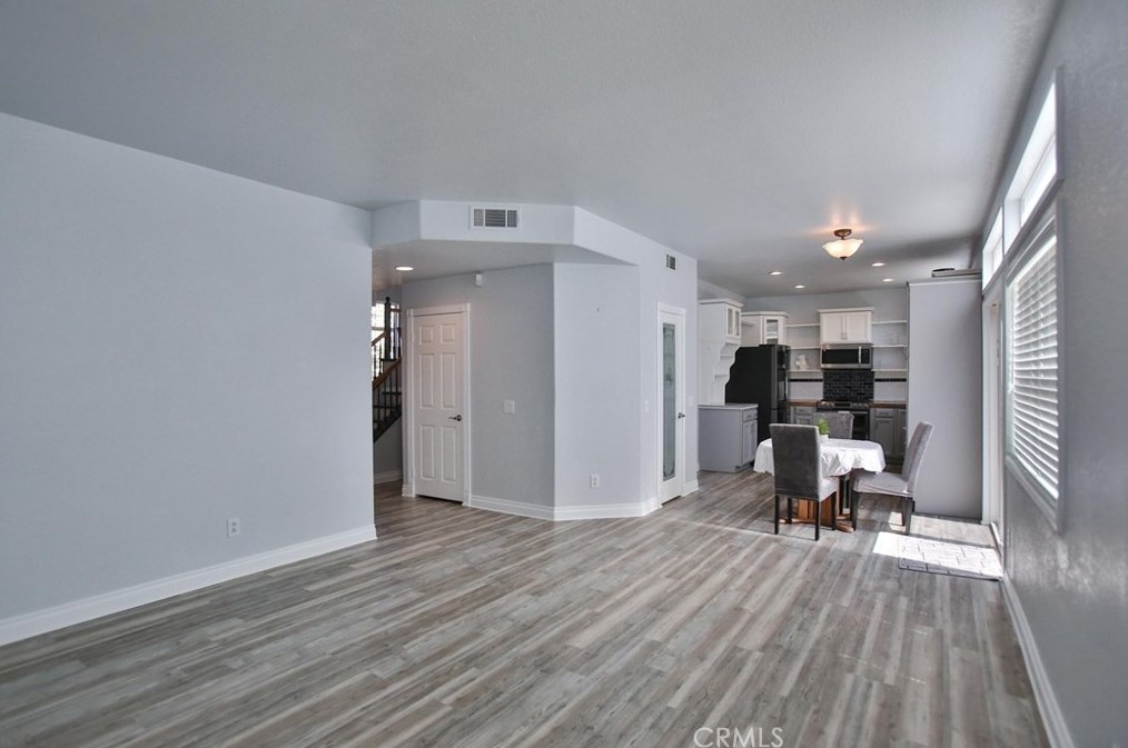 13269 Via Del Lago, Victorville CA  92392-8634 exterior