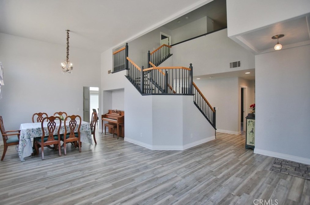 13269 Via Del Lago, Victorville CA  92392-8634 exterior