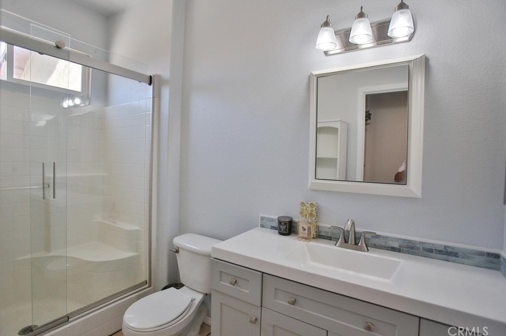 13269 Via Del Lago, Victorville CA  92392-8634 exterior