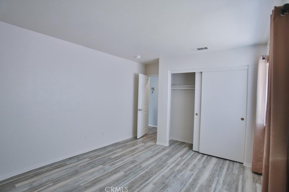 13269 Via Del Lago, Victorville CA  92392-8634 exterior