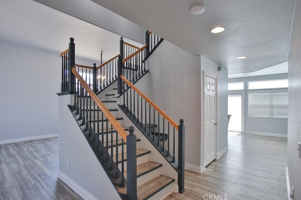 13269 Via Del Lago, Victorville CA  92392-8634 exterior