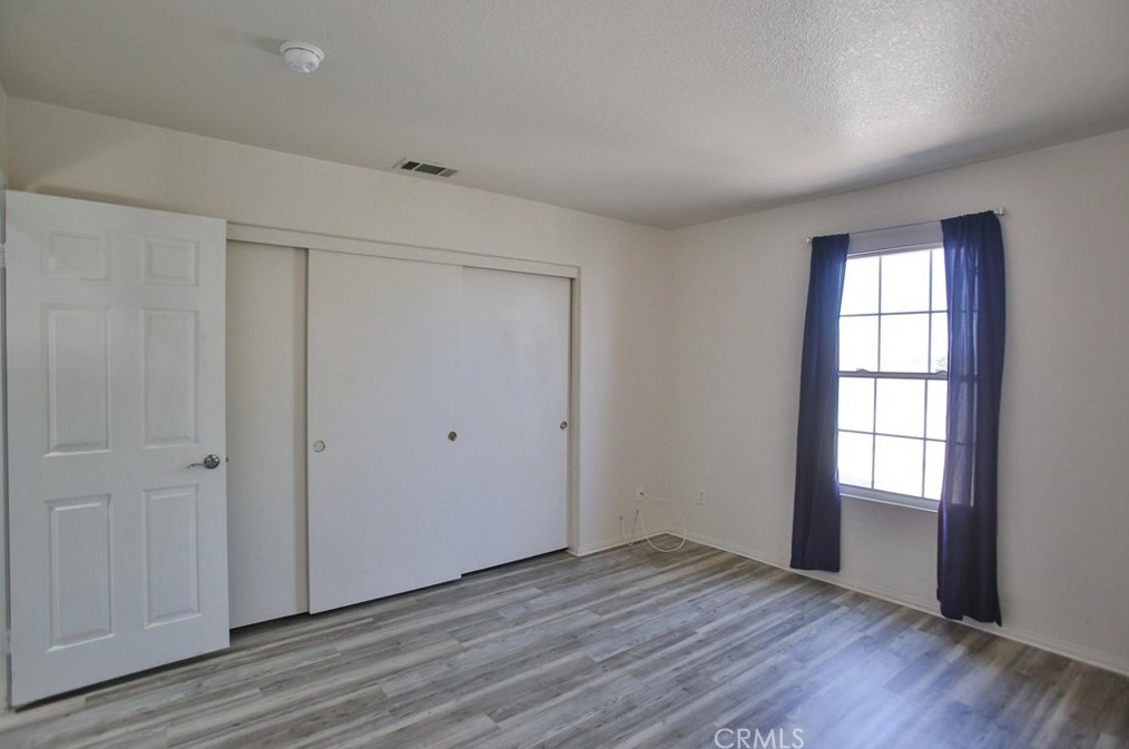 13269 Via Del Lago, Victorville CA  92392-8634 exterior