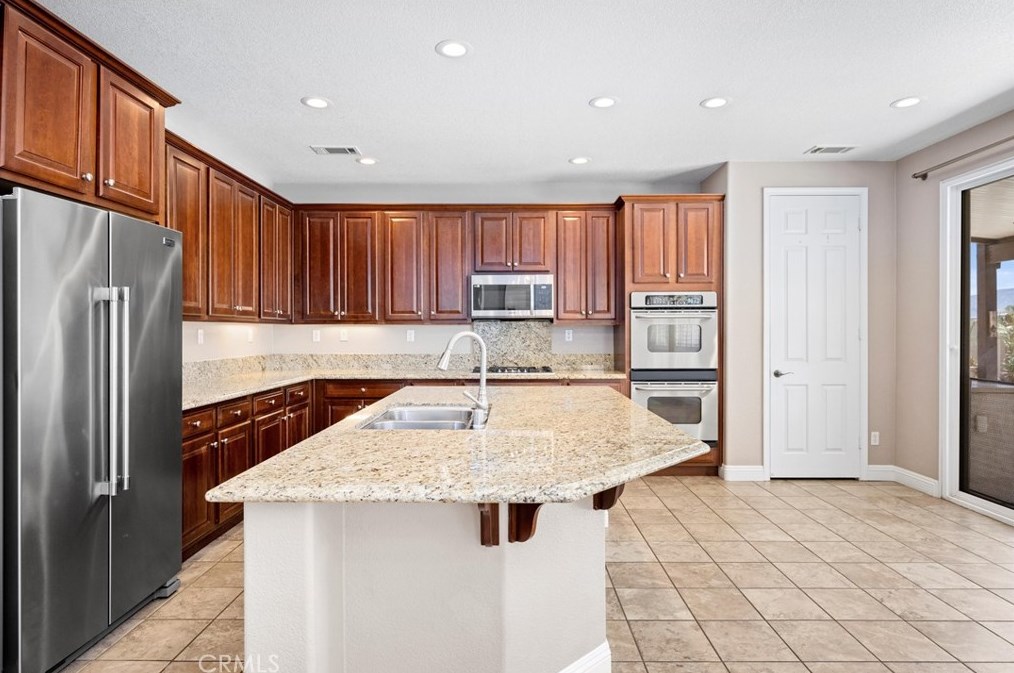 1527 Polaris Ln, Beaumont CA  92223-7802 exterior