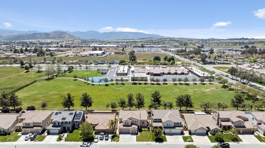 1527 Polaris Ln, Beaumont CA  92223-7802 exterior