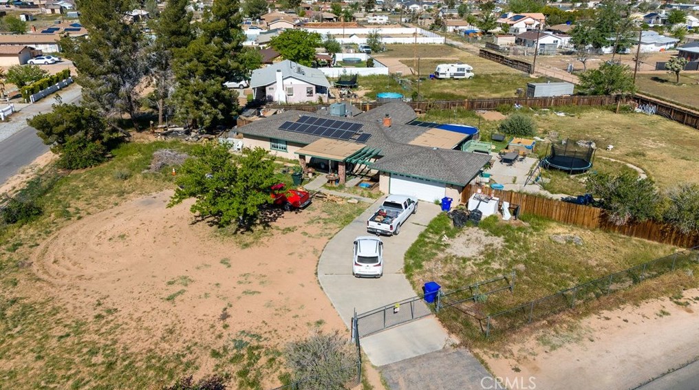 14360 Pawnee Rd, Apple Valley CA  92307-4275 exterior