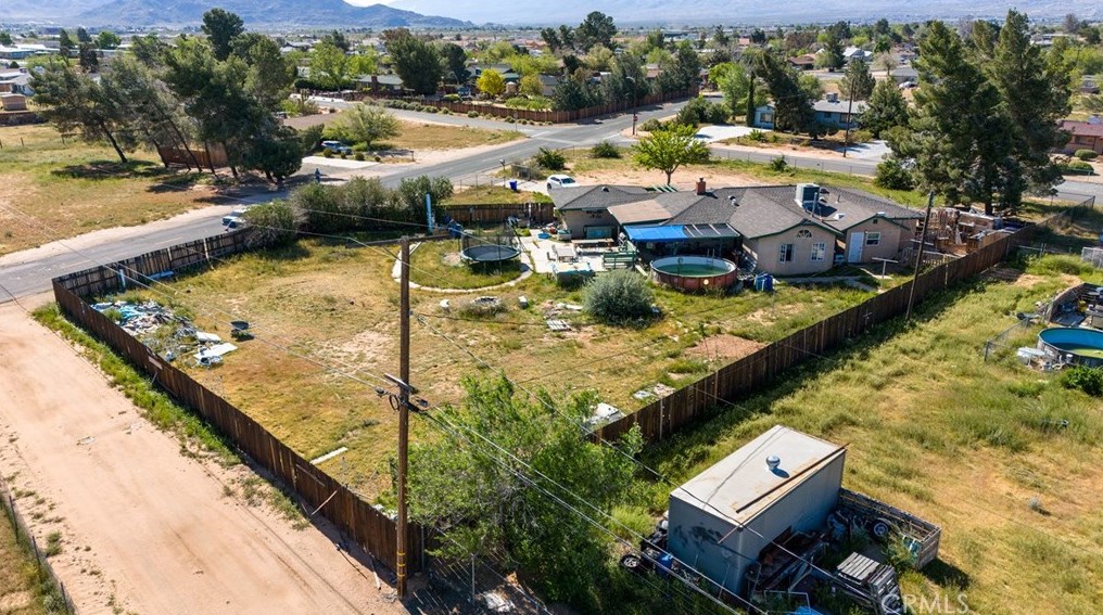 14360 Pawnee Rd, Apple Valley CA  92307-4275 exterior