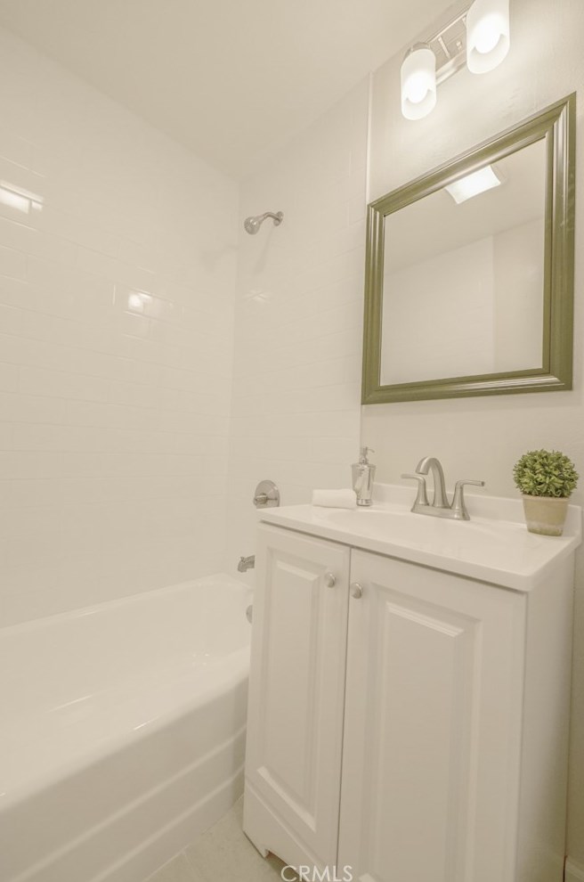 14576 Temecula Rd, Apple Valley CA  92307-4186 exterior