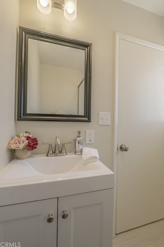 14576 Temecula Rd, Apple Valley CA  92307-4186 exterior