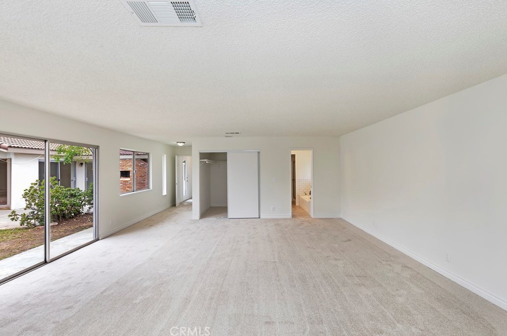 4055 Mt Vernon Ave, Riverside CA  92507-4805 exterior