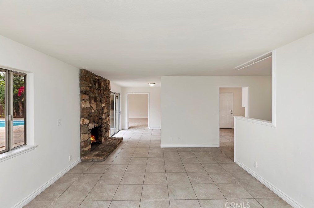 4055 Mt Vernon Ave, Riverside CA  92507-4805 exterior