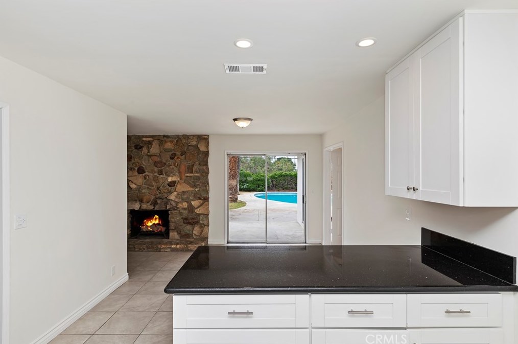 4055 Mt Vernon Ave, Riverside CA  92507-4805 exterior