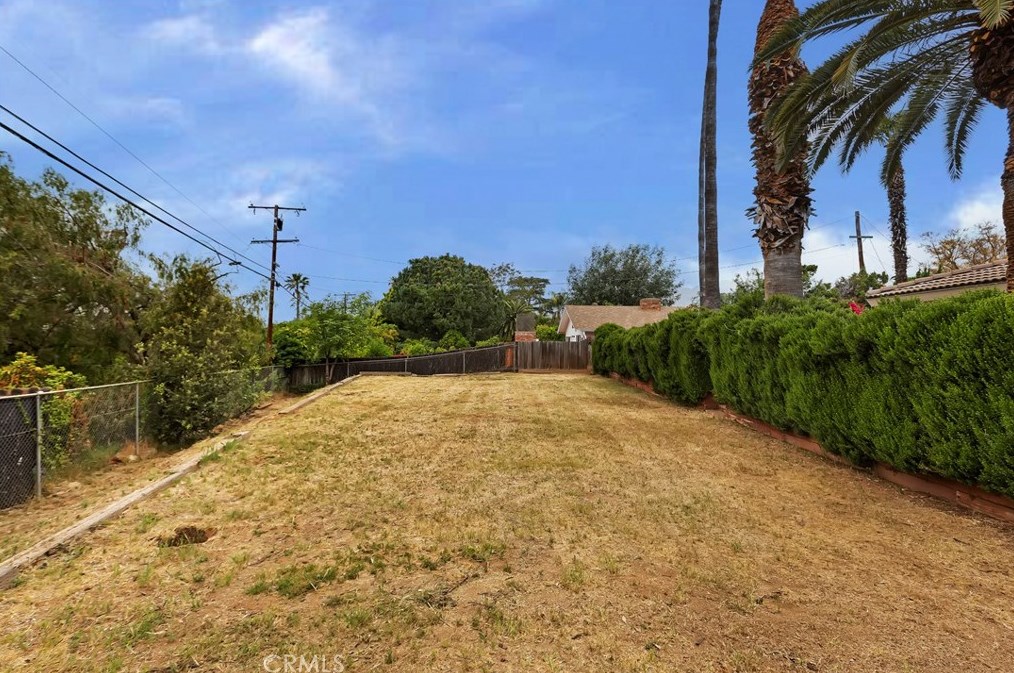 4055 Mt Vernon Ave, Riverside CA  92507-4805 exterior