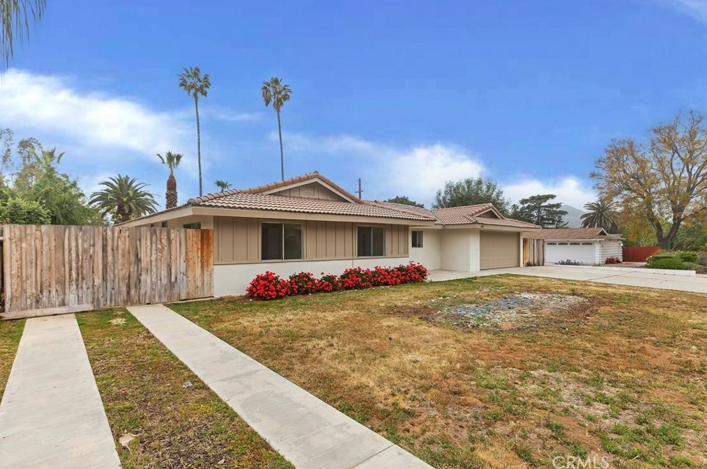 4055 Mt Vernon Ave, Riverside CA  92507-4805 exterior