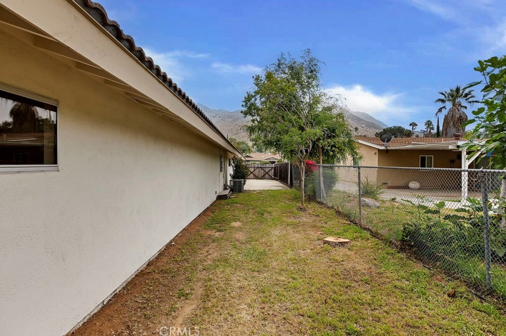 4055 Mt Vernon Ave, Riverside CA  92507-4805 exterior