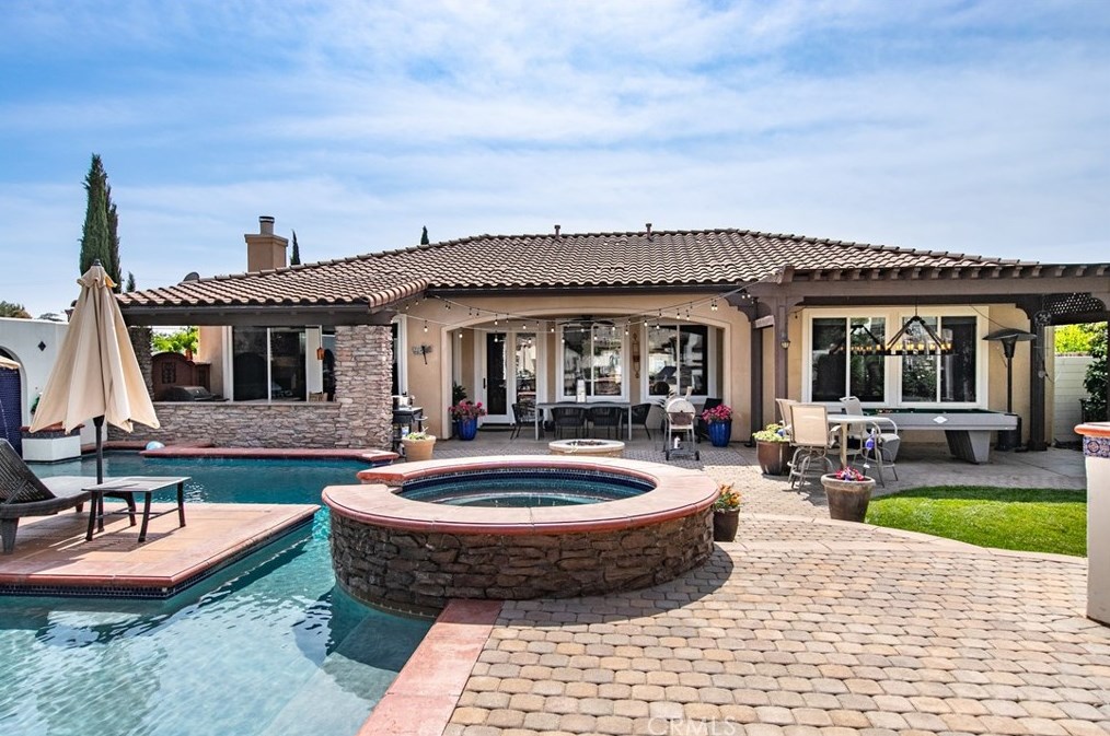 944 Pennsylvania Ave, Beaumont CA  92223-2407 exterior