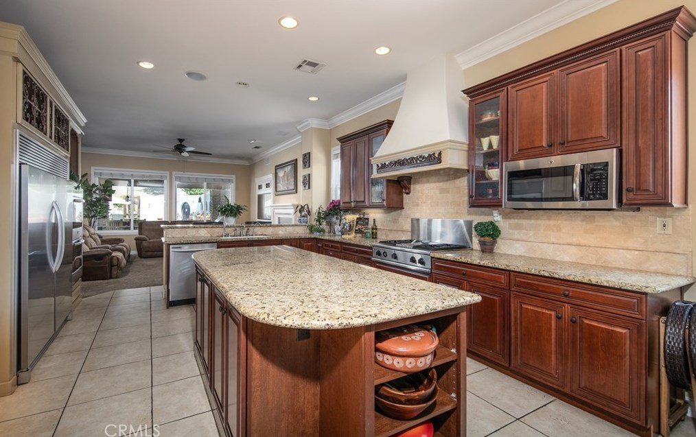 944 Pennsylvania Ave, Beaumont CA  92223-2407 exterior