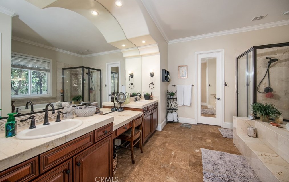 944 Pennsylvania Ave, Beaumont CA  92223-2407 exterior