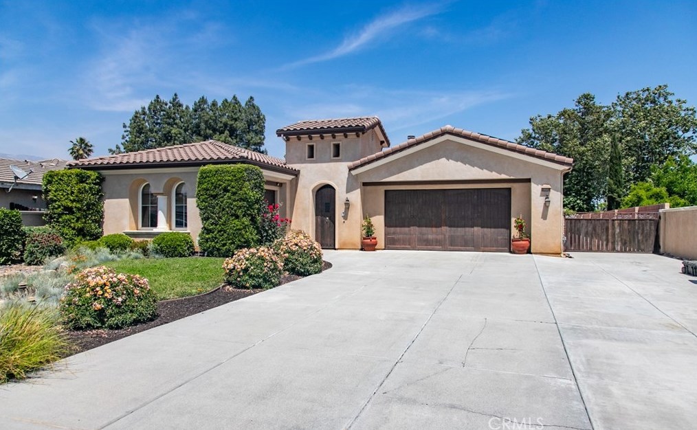 944 Pennsylvania Ave, Beaumont CA  92223-2408 exterior