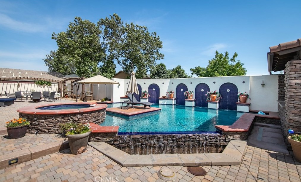 944 Pennsylvania Ave, Beaumont CA  92223-2407 exterior