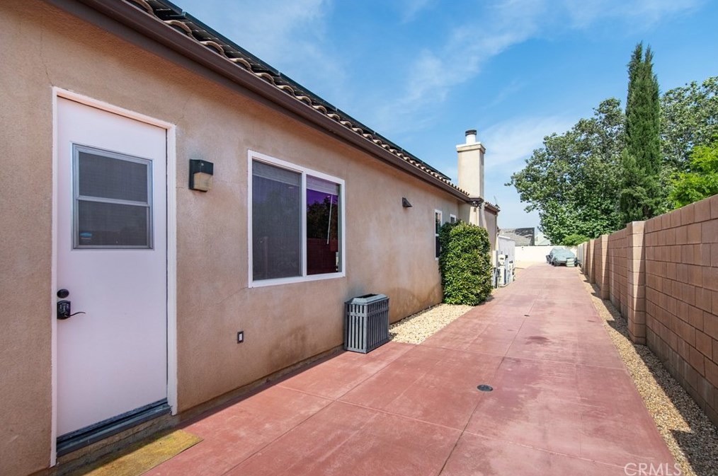 944 Pennsylvania Ave, Beaumont CA  92223-2407 exterior