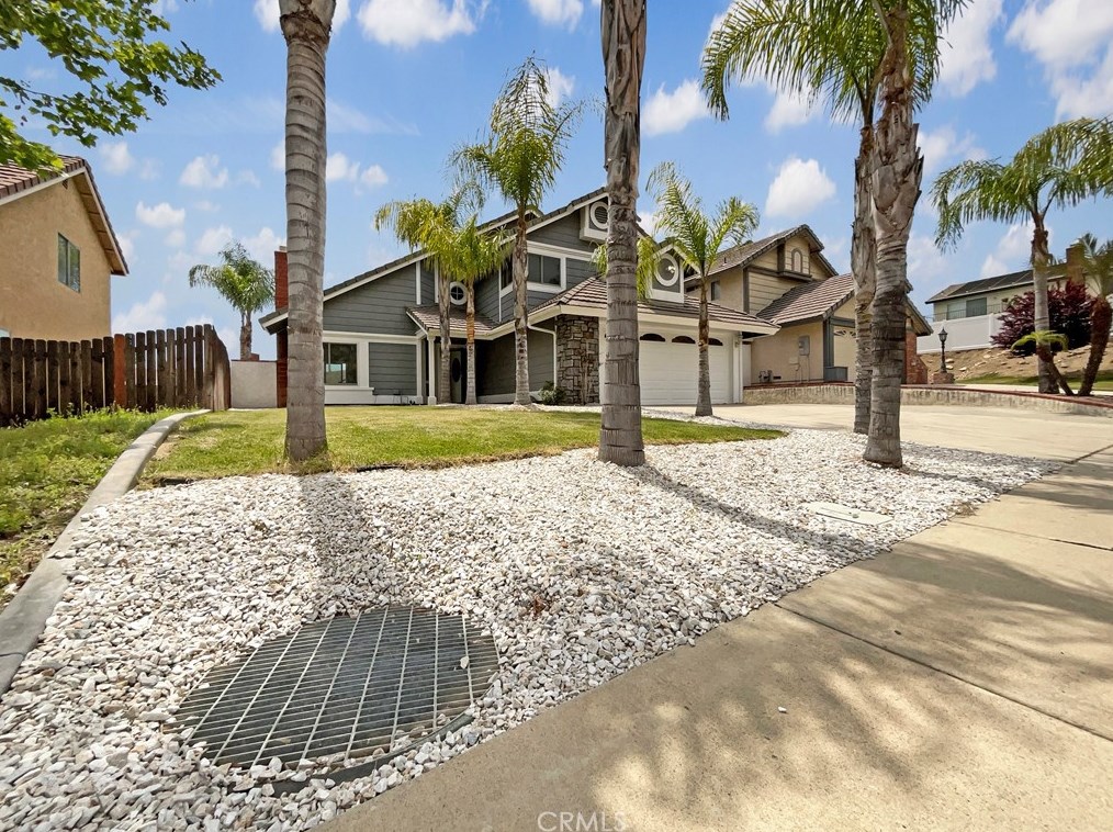 3417 Apple Blossom Ln, Lake Elsinore CA  92530-1857 exterior