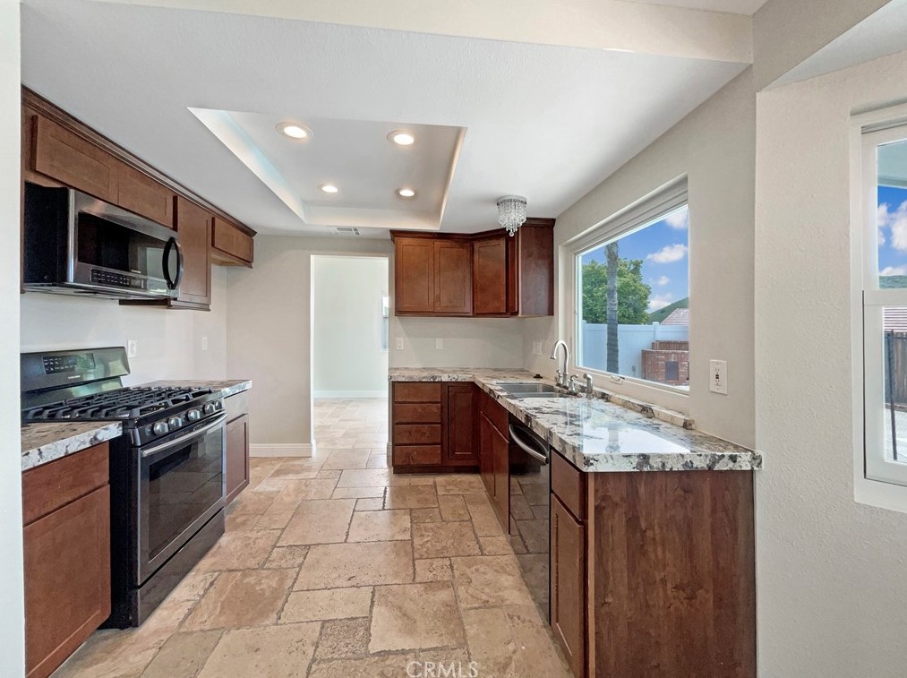 3417 Apple Blossom Ln, Lake Elsinore CA  92530-1857 exterior