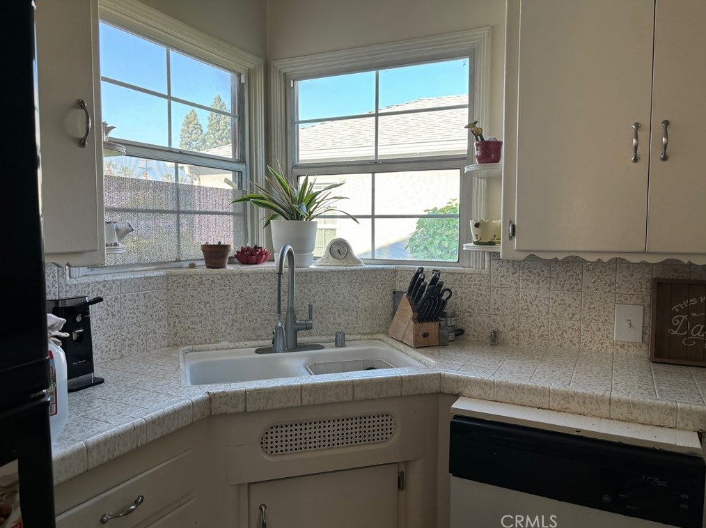 721 Hollowell St, Ontario CA  91762-3305 exterior