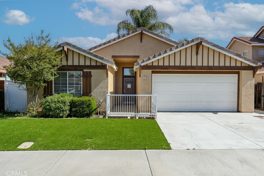 1214 Autumnwood Ln, Perris CA  92571-9203 exterior