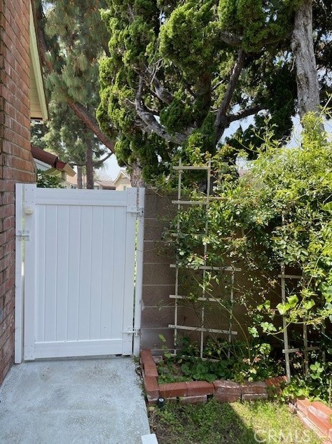 13210 Lisburn Pl, La Mirada CA  90638-1250 exterior