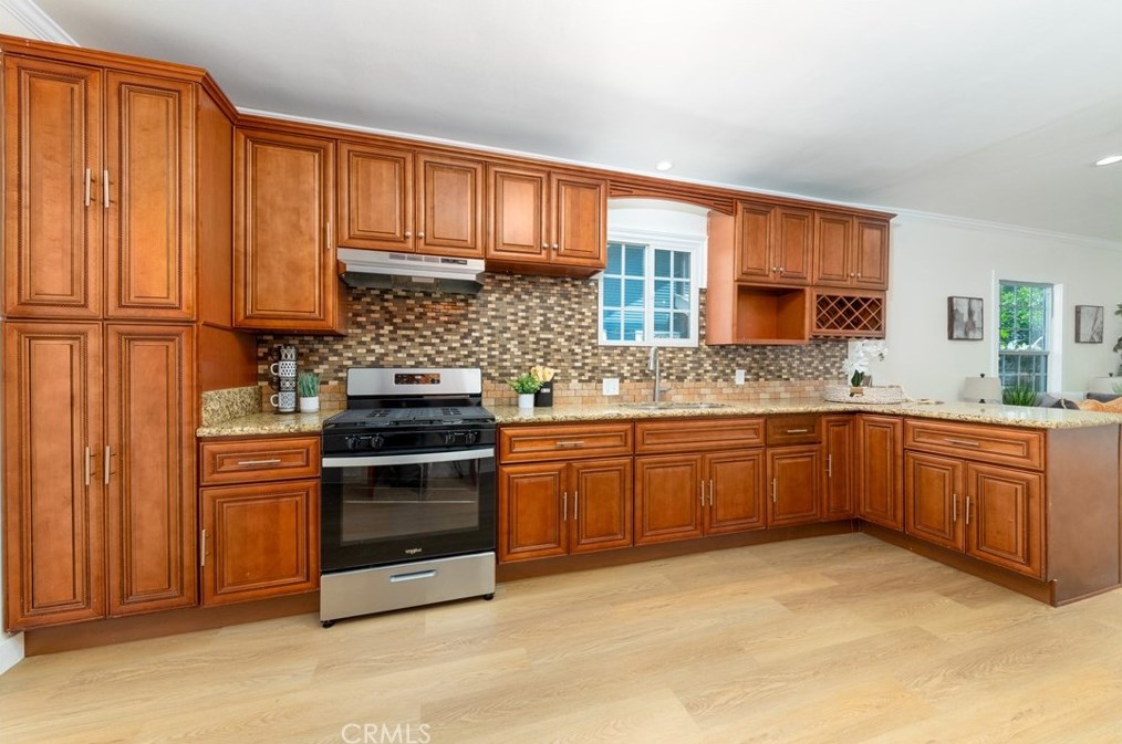 715 4th St, Pomona CA  91766-1531 exterior