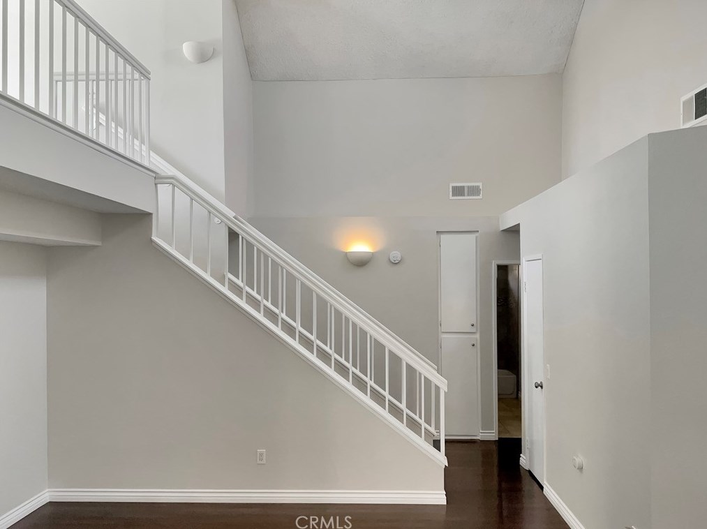 10057 Zinfandel Ln, Riverside CA  92509-2516 exterior