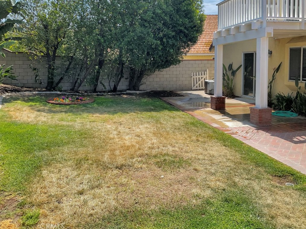 10057 Zinfandel Ln, Riverside CA  92509-2516 exterior