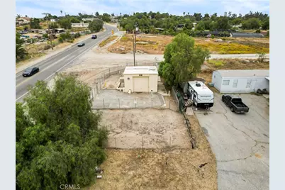 18420 Decker Road, Perris, CA 92570 - Photo 21